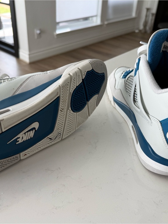 Nike Men’s Athletic Shoes White and Blue